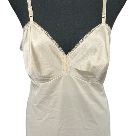 Vintage Vanity Fair Elegant Cream Chemise Slip - Picture 4 of 9